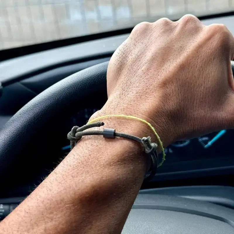Secure & Comfortable Wrist Strap with Emergency Glass Breaker Fashionable & Useful Tool Kit for Cars Made in China