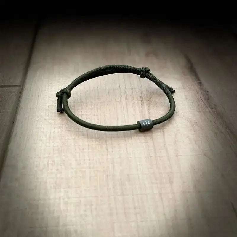Secure & Comfortable Wrist Strap with Emergency Glass Breaker Fashionable & Useful Tool Kit for Cars Made in China